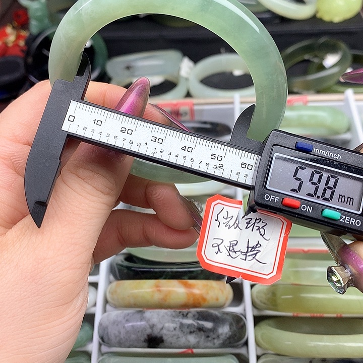 蛇纹石玉手镯未镶嵌739