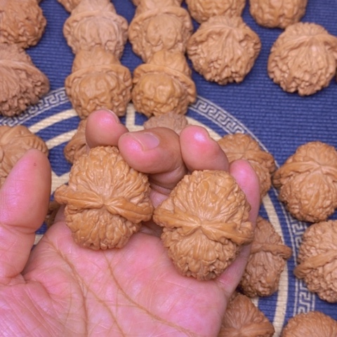 【闪购商品】文玩核桃吊坠燕*白狮子39