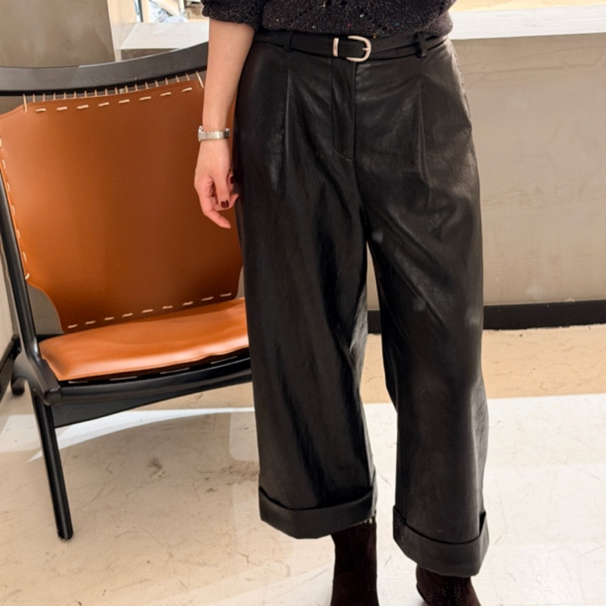 秋冬爆款气质通勤显瘦高腰百搭休闲直筒皮裤