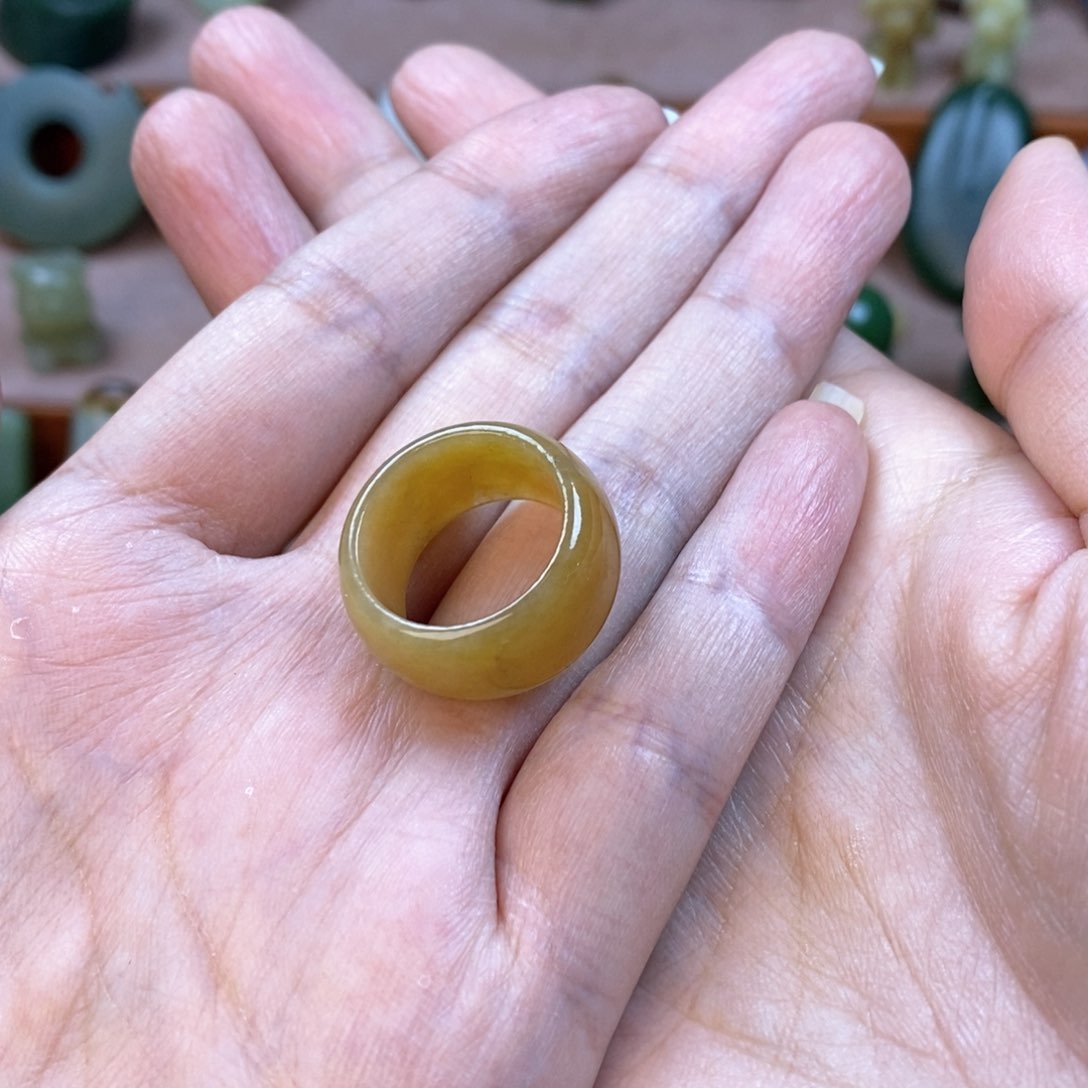 和田玉（糖玉）戒指未镶嵌