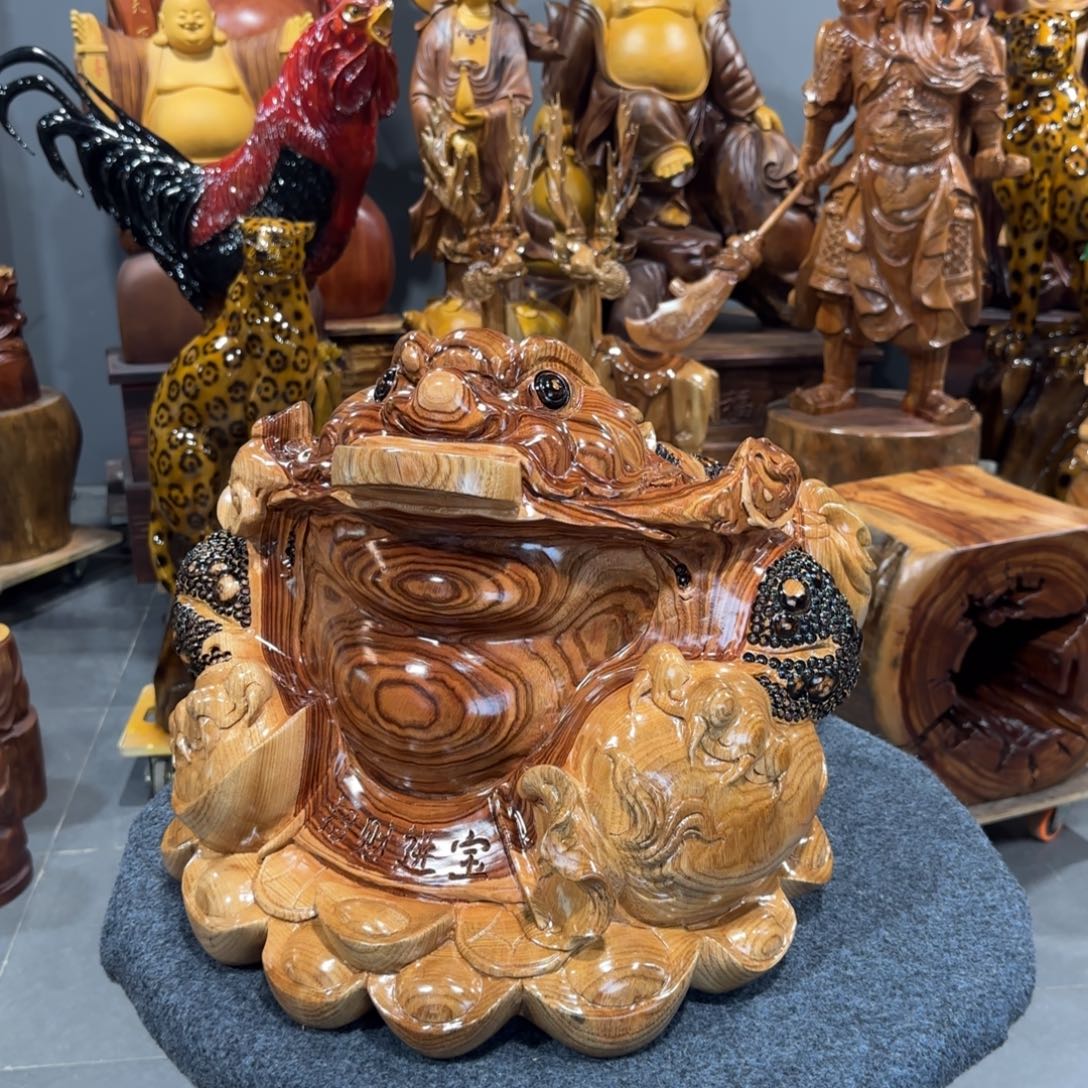 老***鱼木香樟木实木雕刻金蟾