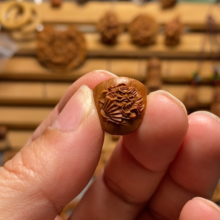 桃核雕刻钟馗小三通