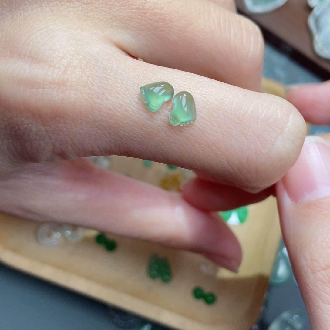 翡翠颈饰未镶嵌翡翠