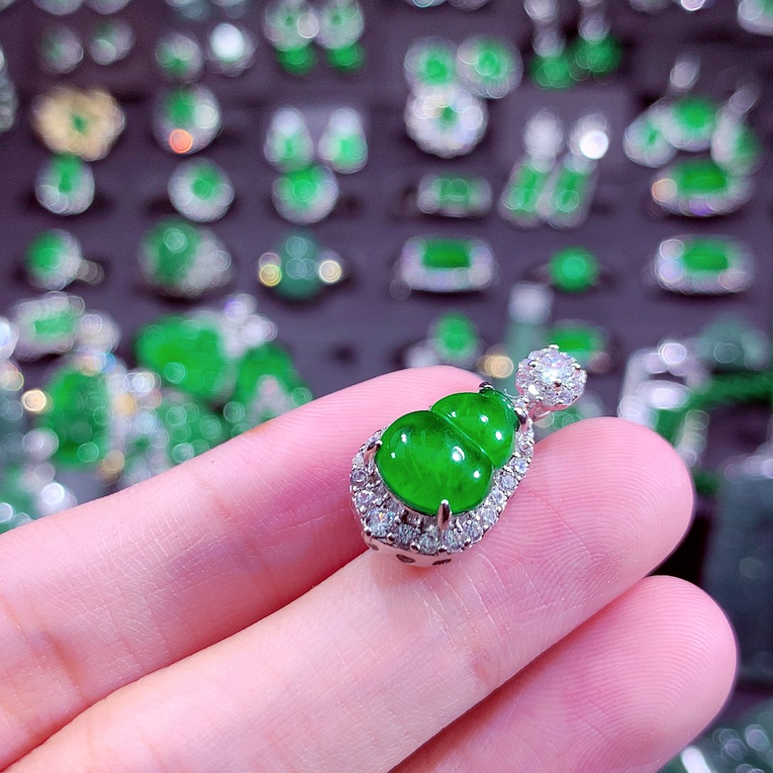 翡翠未镶嵌颈饰天然