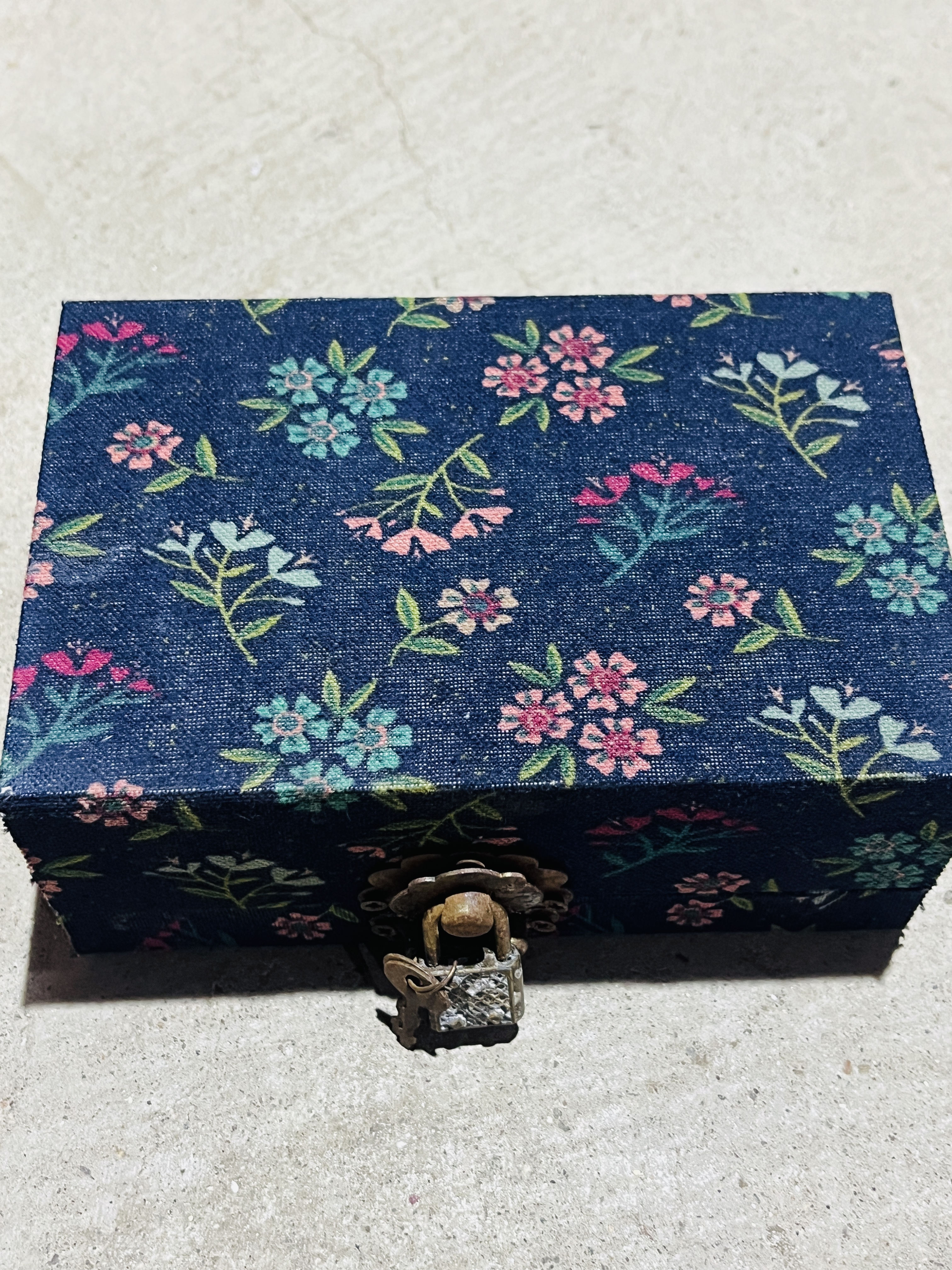 老花锦盒带锁珍藏级礼盒随机多样性发一【博览级】