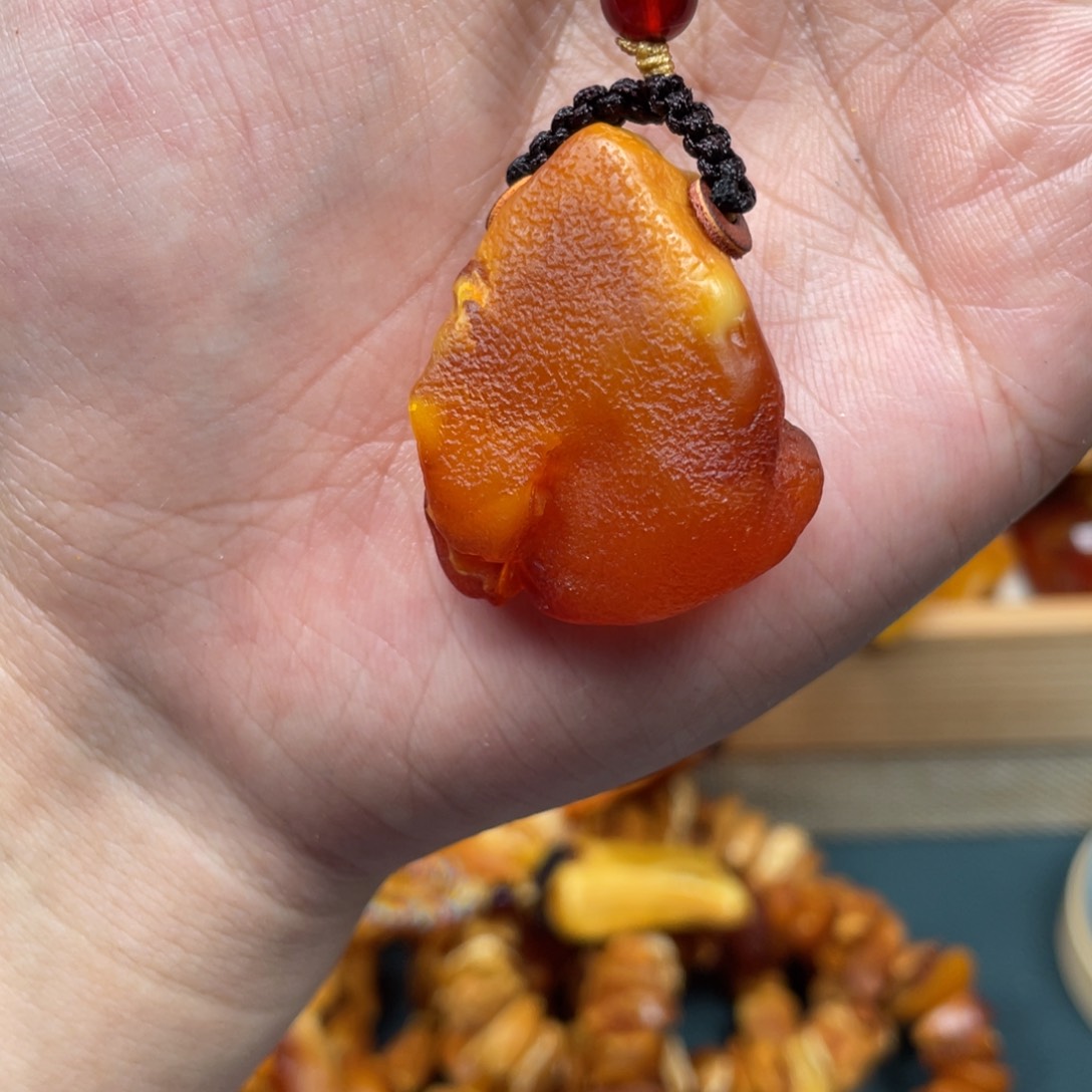 琥珀珠宝奇石未镶嵌