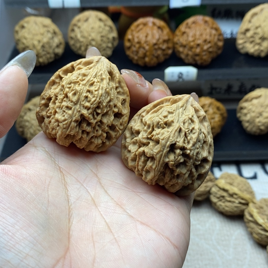 文玩核桃吊坠南疆