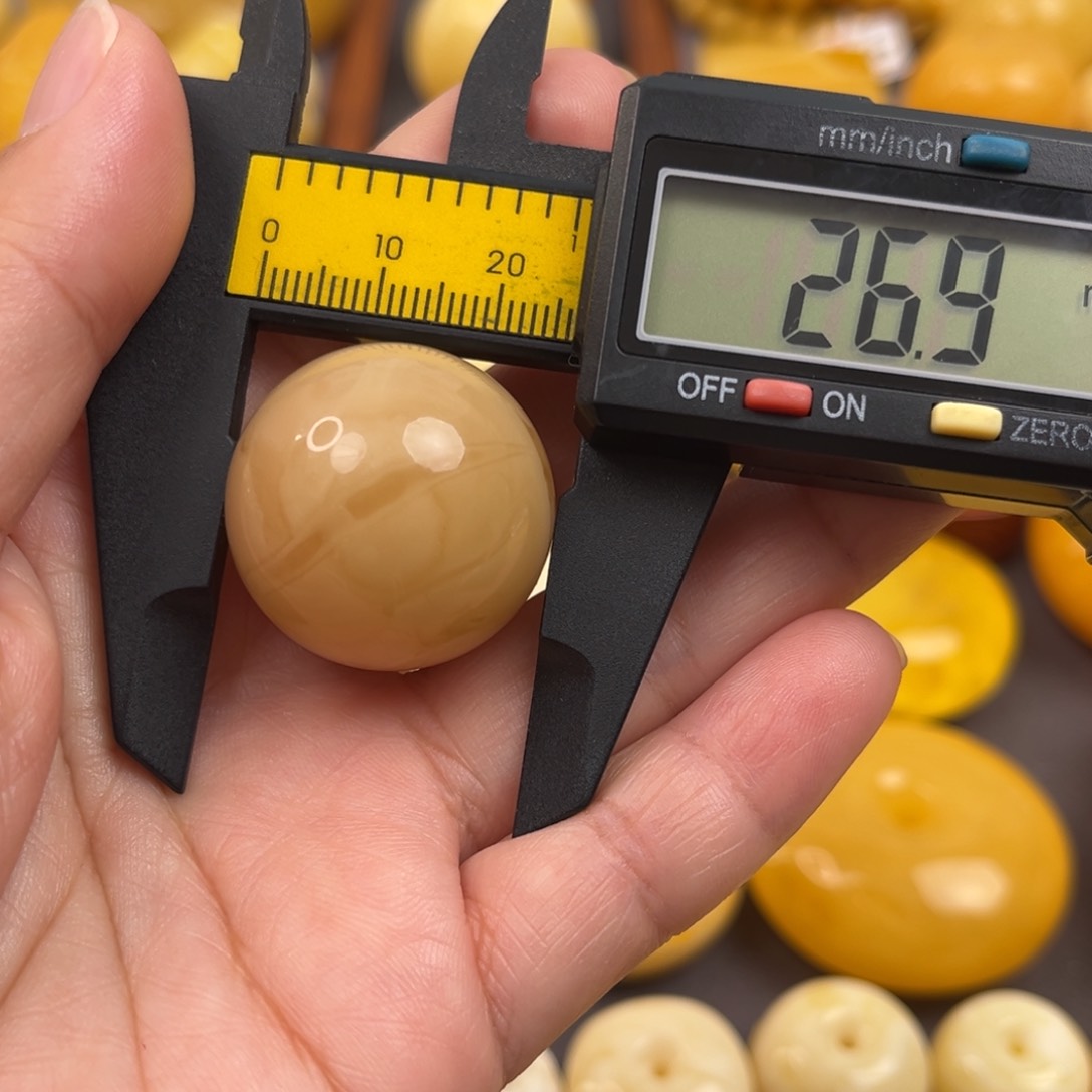 琥珀裸石未镶嵌巧克力珠