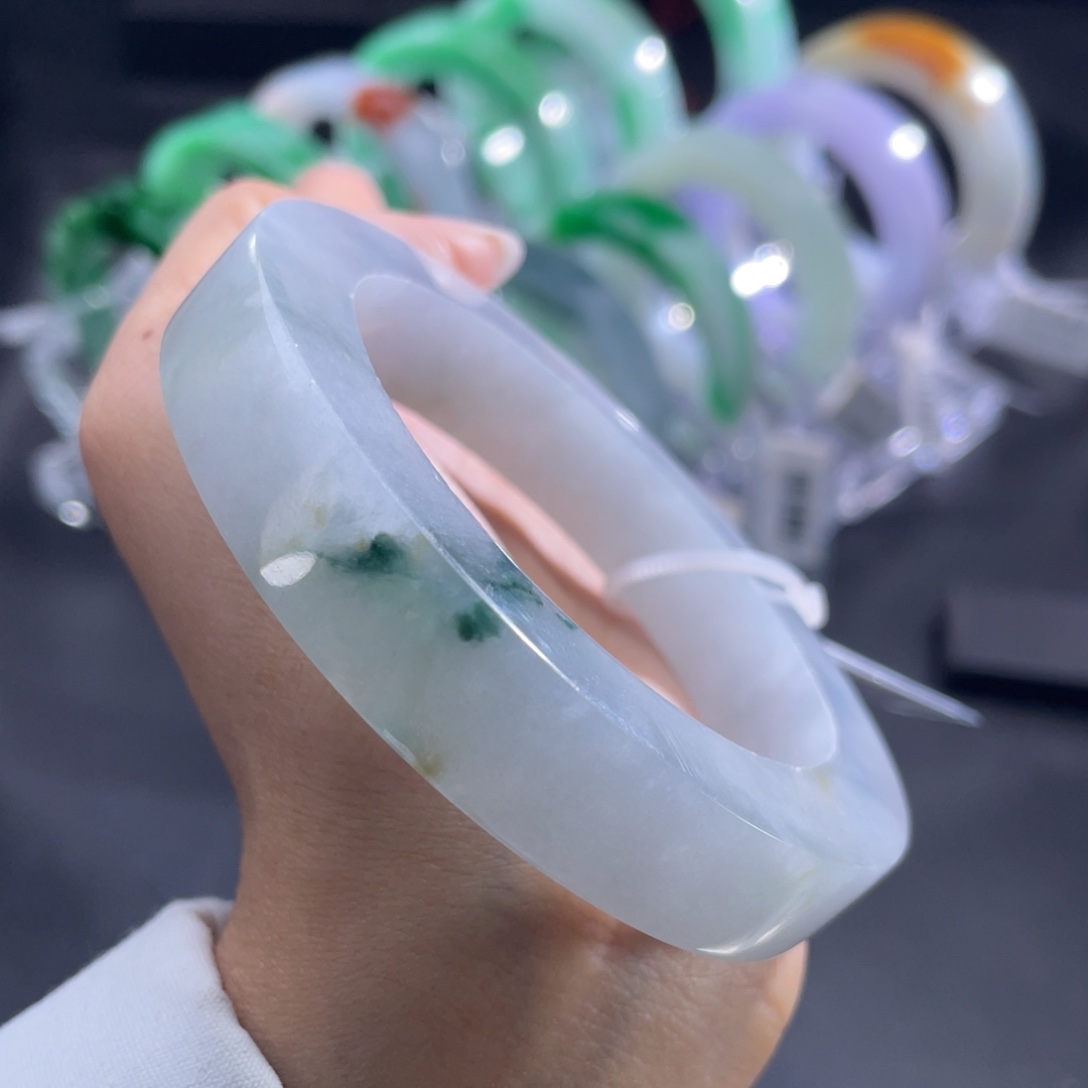 定制翡翠未镶嵌翡翠手镯