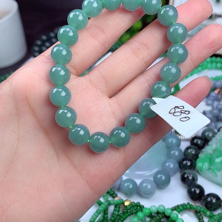 翡翠颈饰未镶嵌手串