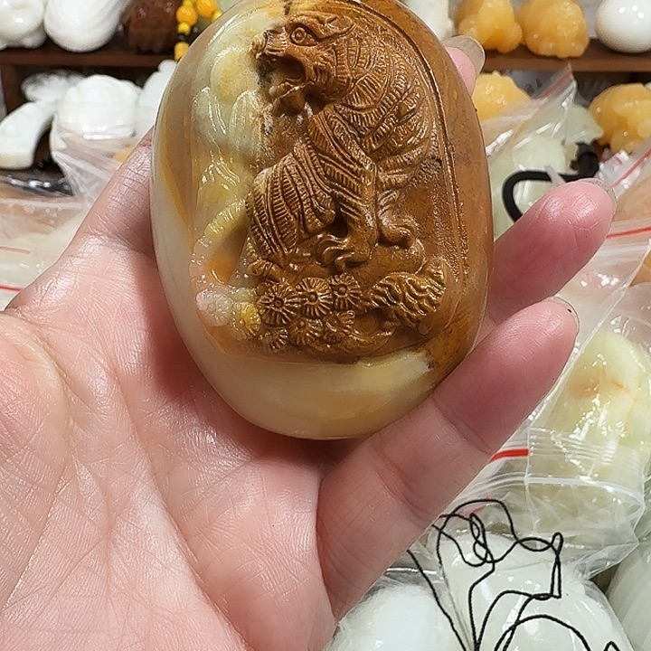 琴***杨砖雕石头手把件不退不换