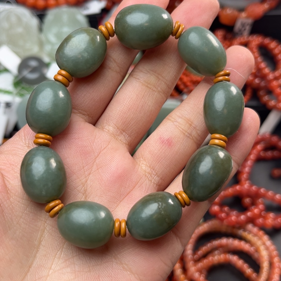 和田玉未镶嵌珠宝奇石