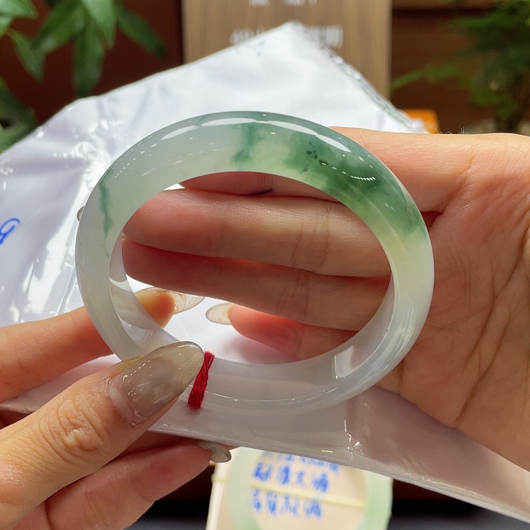 翡翠手镯未镶嵌84号链接