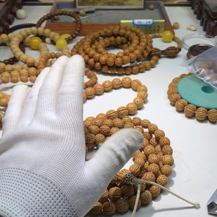 ****赵吊坠桃核桃核手串