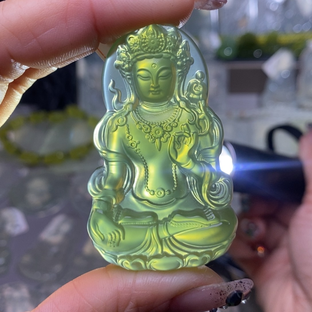 蛇纹石玉颈饰未镶嵌成*