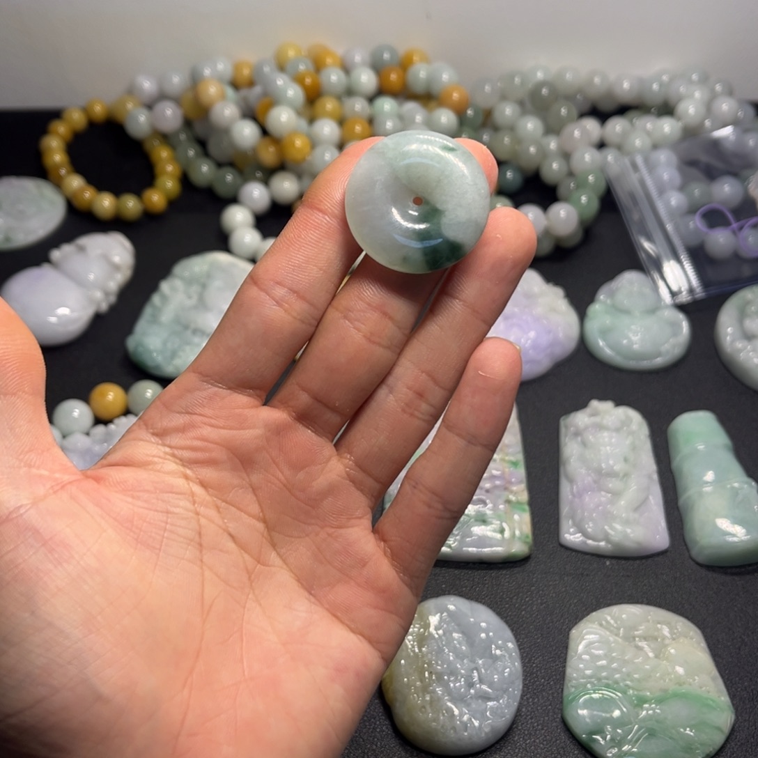 翡翠未镶嵌挂件03