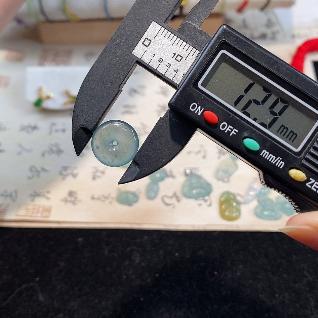 翡翠颈饰未镶嵌天然翡翠