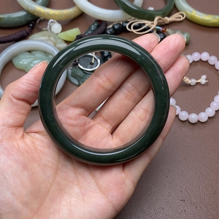 和田玉未镶嵌手镯62