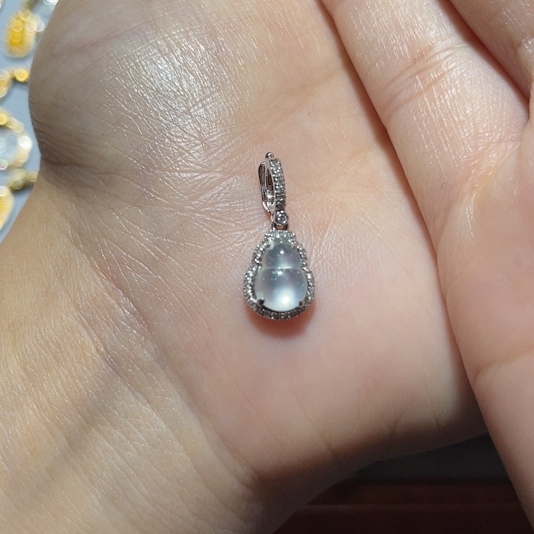 吊坠(不含链)18K金镶嵌翡翠