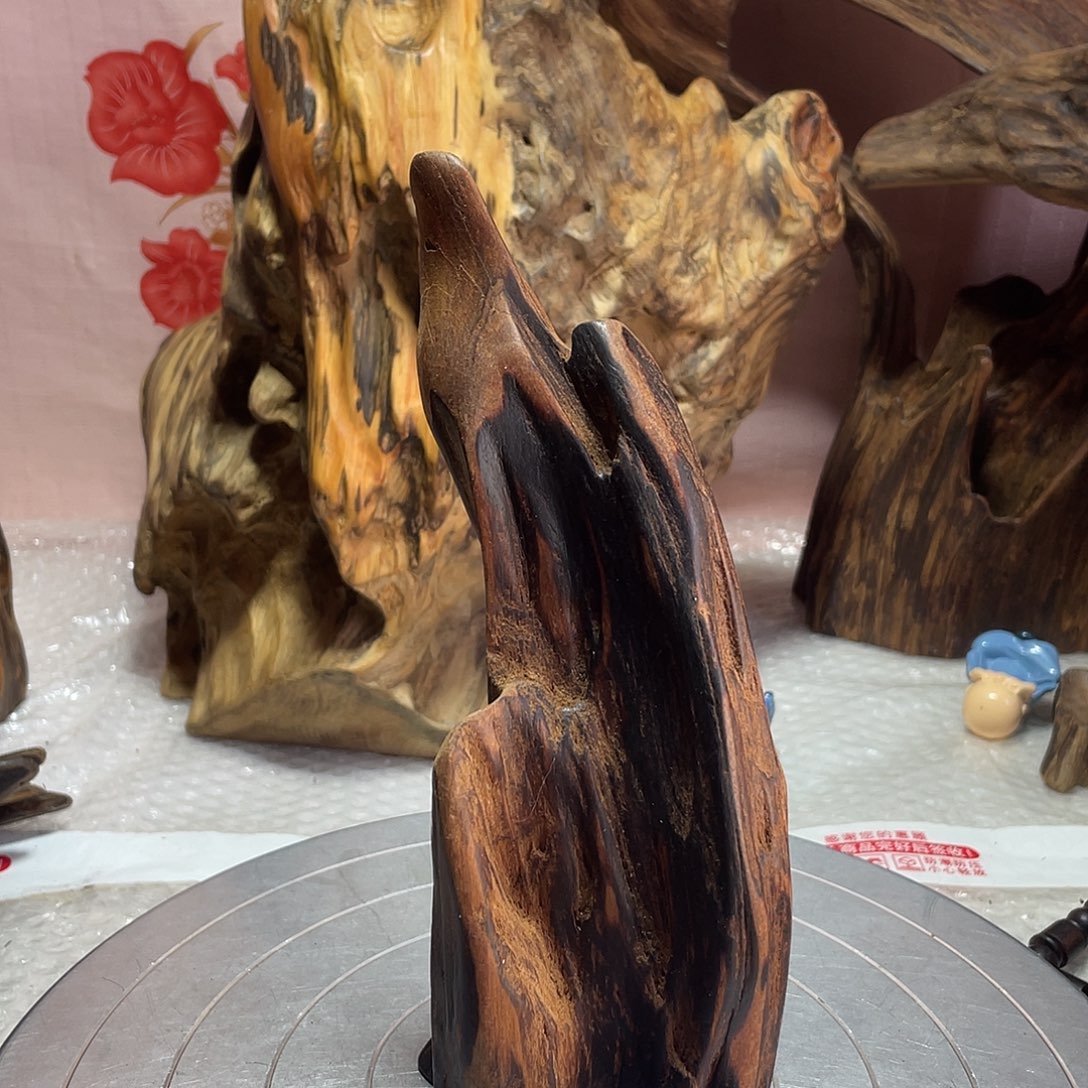 用***1玉土沉香香木摆件