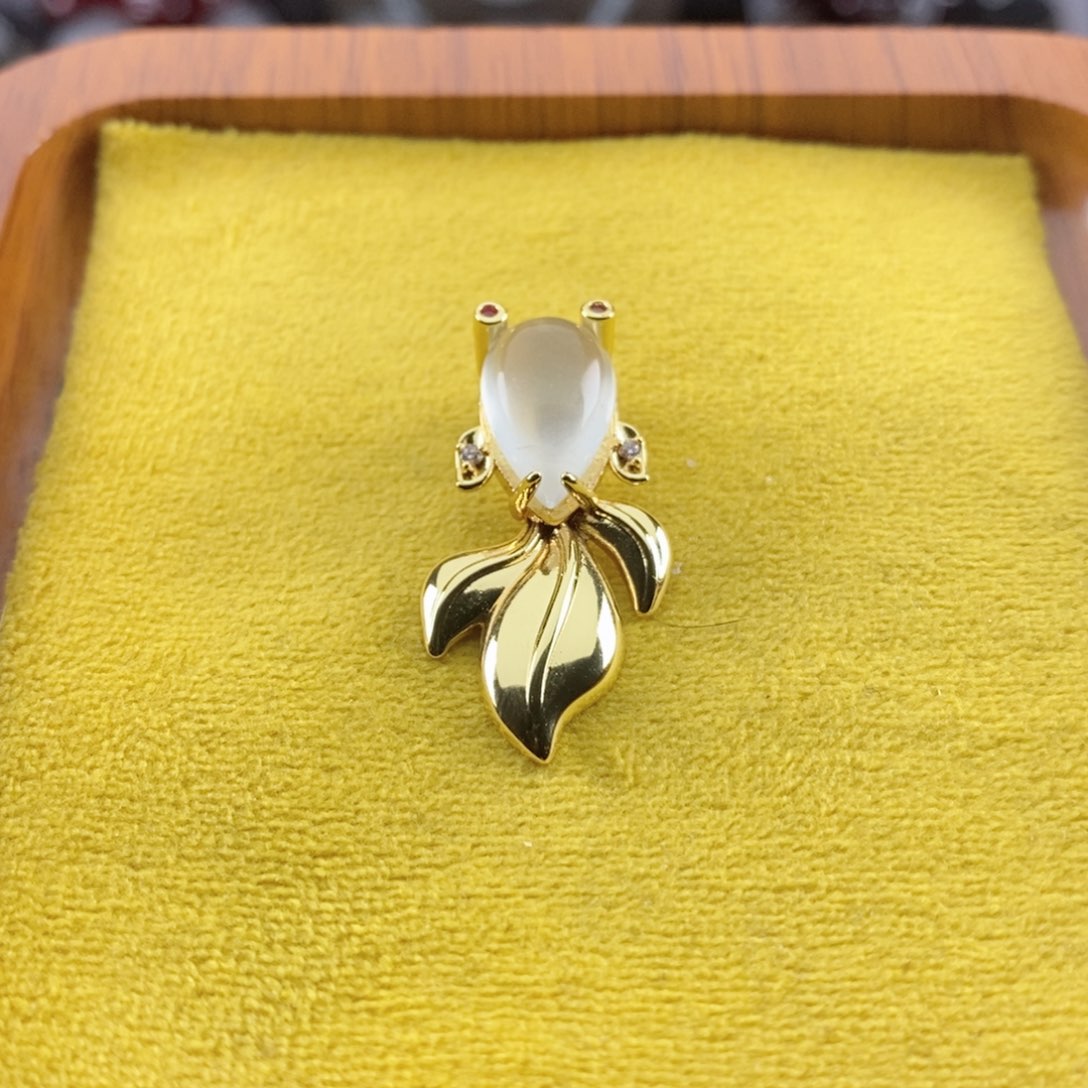 石英质玉天然玉石年年有余合金