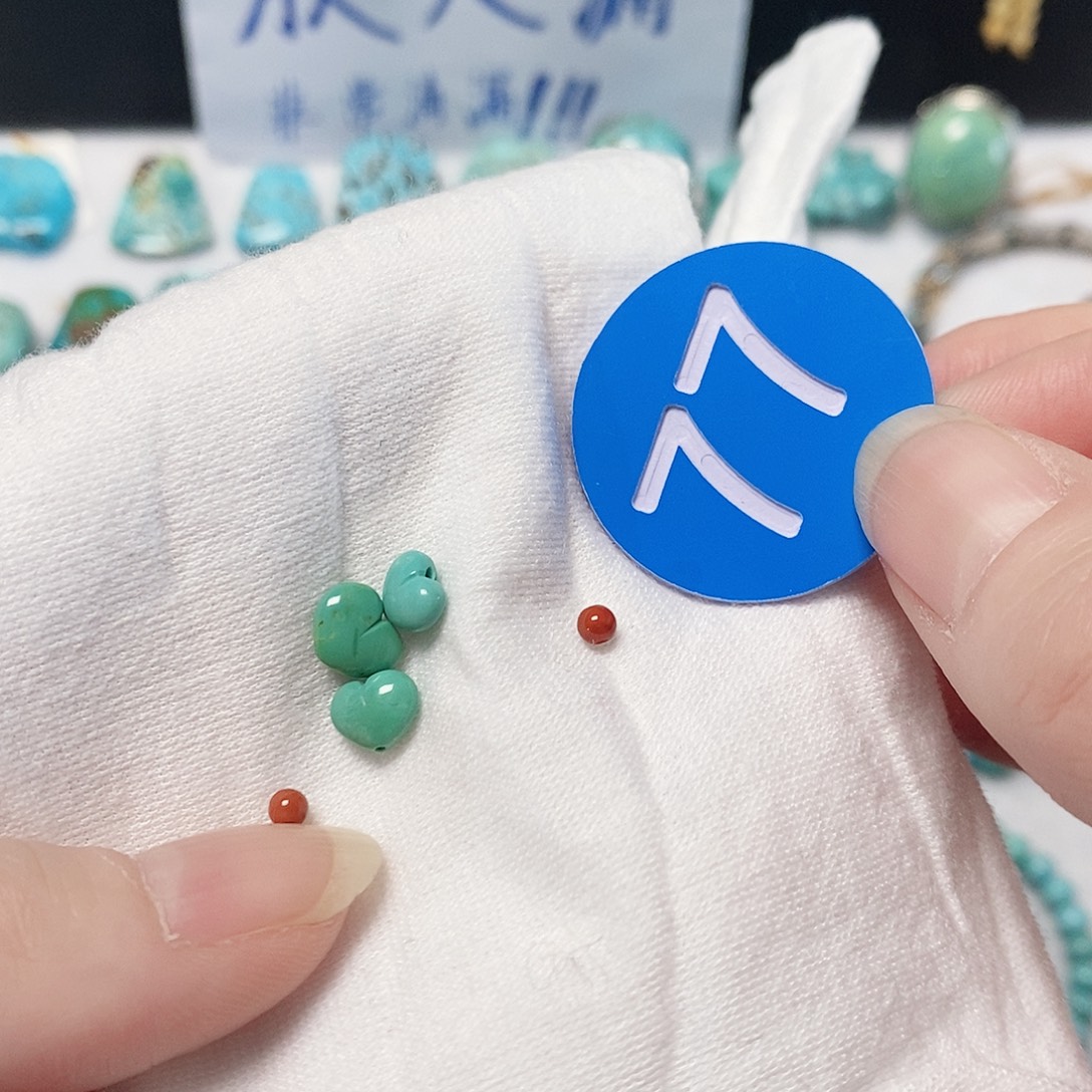 南红玛瑙未镶嵌珠宝奇石