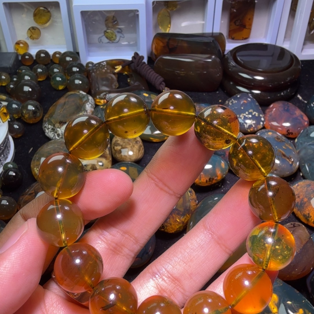 飞***空琥珀未镶嵌裸石，，