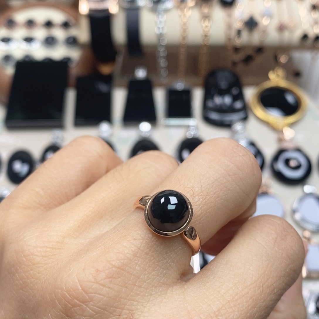 翡翠18K金镶嵌戒指