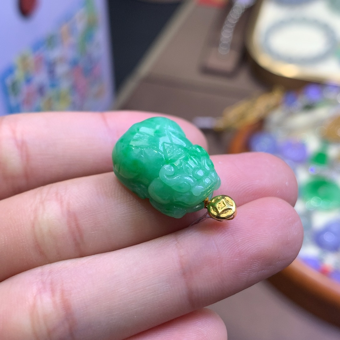 翡翠18K金镶嵌颈饰翡翠