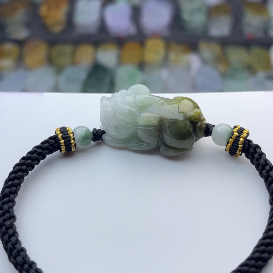 翡翠颈饰未镶嵌貔貅