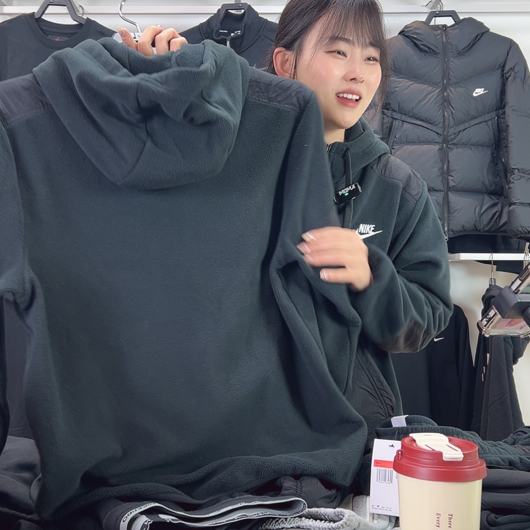 4883外套黑色l码不退换130-150