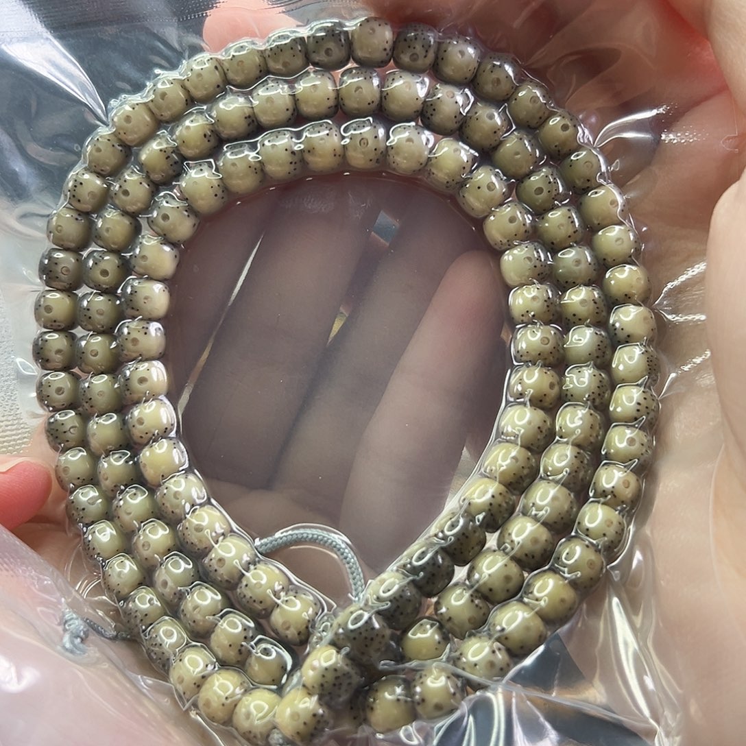 手串星月菩提Fqh7*6玉化料 贯穿通体留白 针尖星