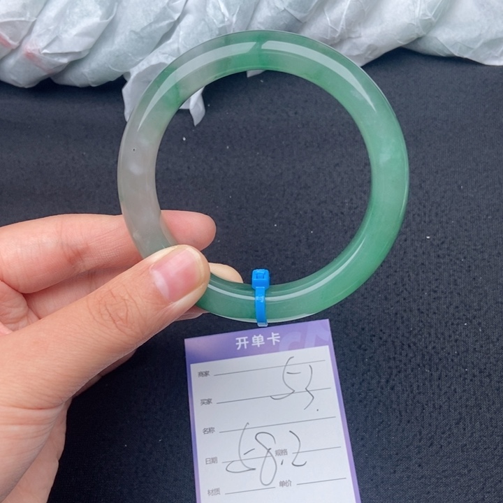 石英质玉（非洲翠）手镯未镶嵌53