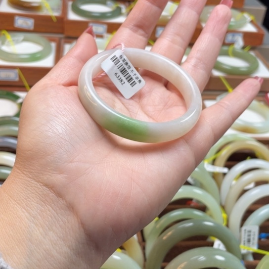 【闪购商品】和田玉手镯未镶嵌53.8