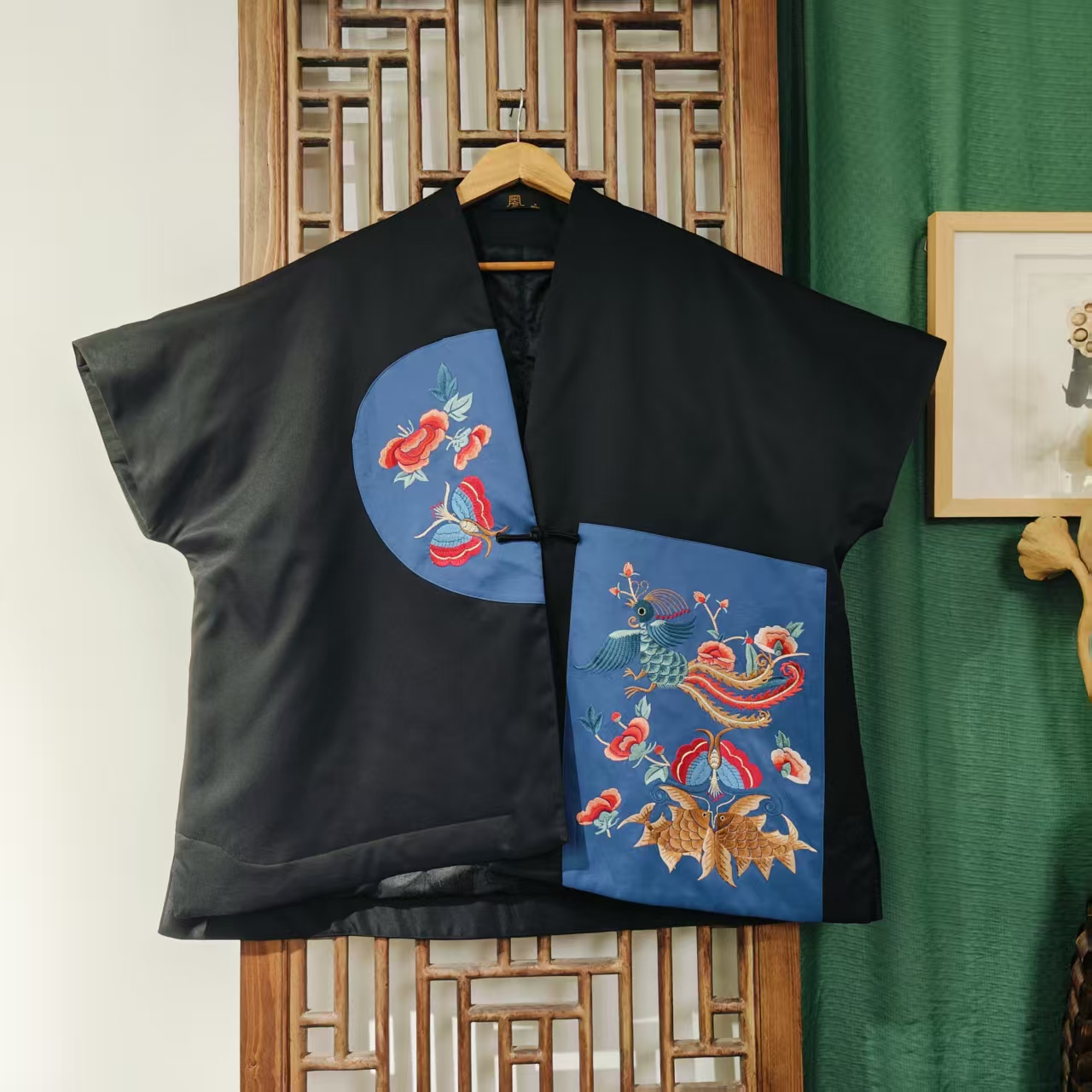 棉（LS356-5）凤徕兮私人定黑色光板底蓝底花鸟刺绣拼接一字扣棉服