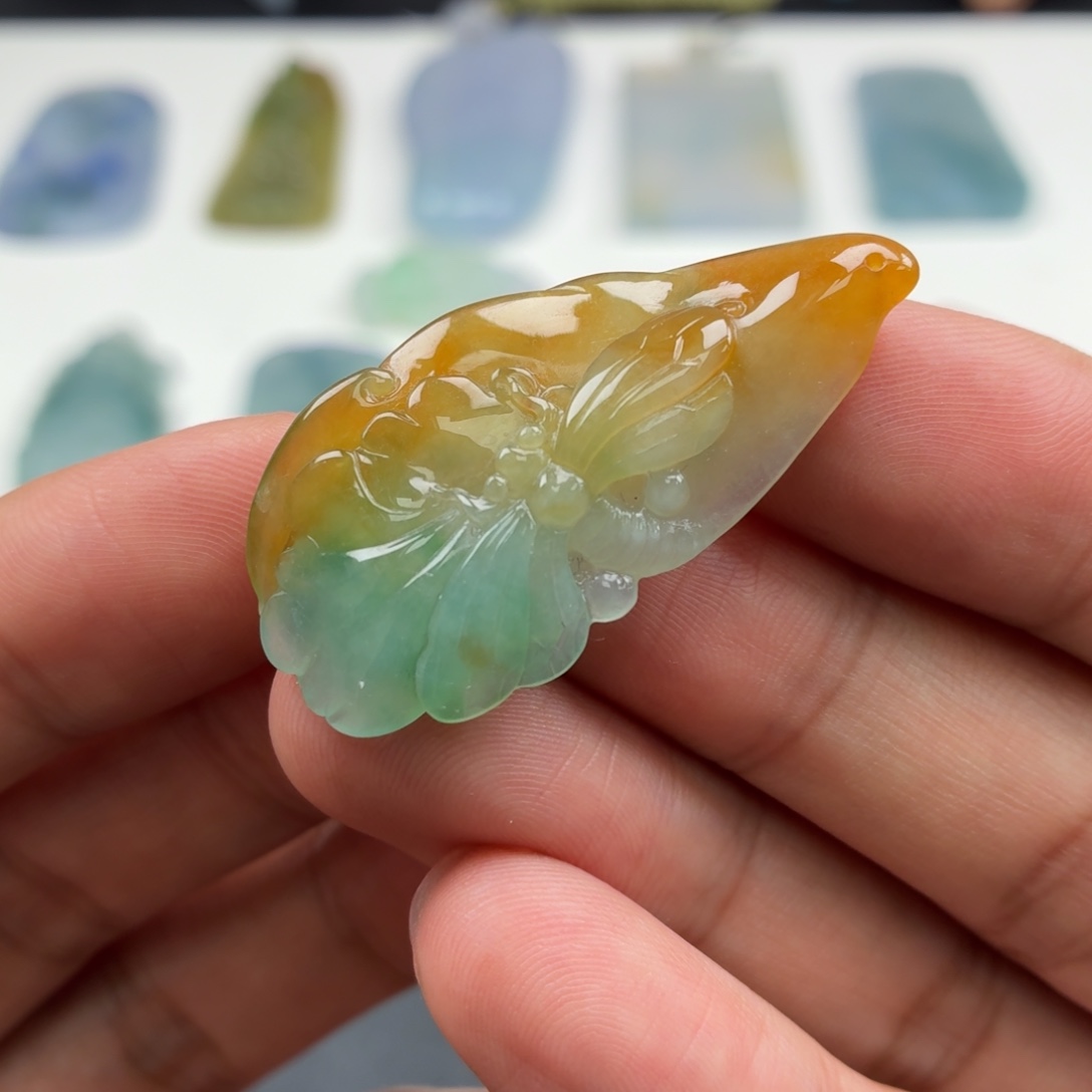 定制翡翠未镶嵌黄加绿蜻蜓