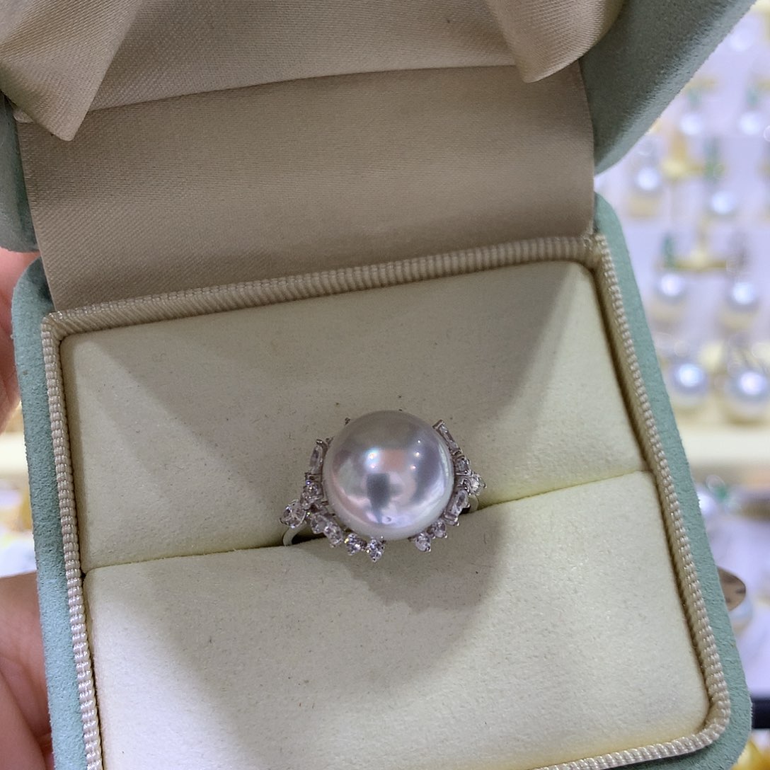 海水珍珠戒指18K金镶嵌近12mm澳白