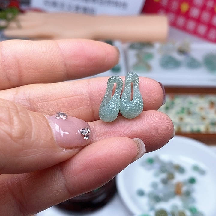 翡翠颈饰未镶嵌68998888888