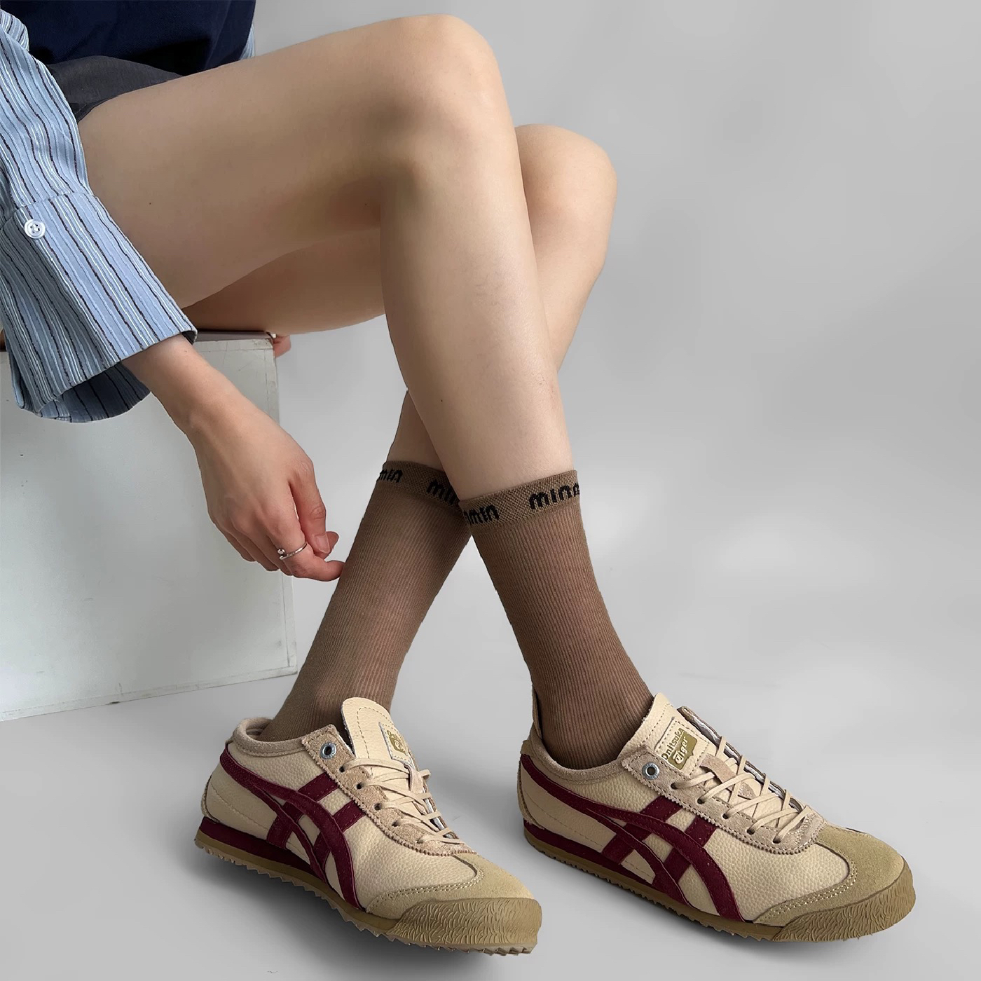 春夏秋慵懒风薄棉中筒miu系堆堆袜字母刺绣纯棉走秀微透感袜子