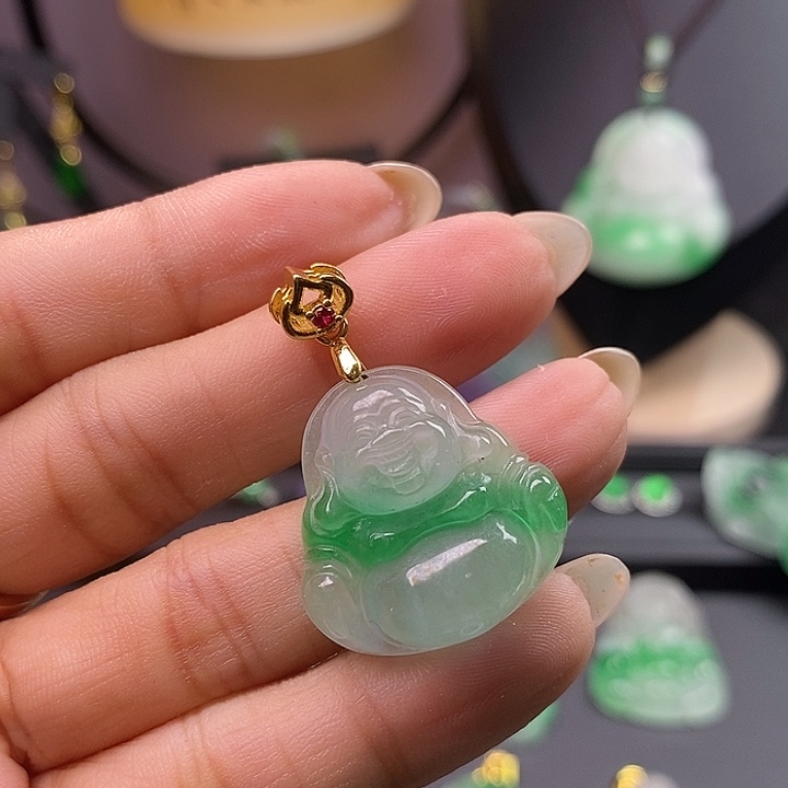 翡翠未镶嵌吊坠(赠链)