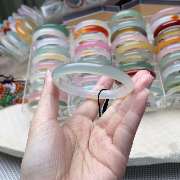 玛瑙/玉髓未镶嵌手镯56圈口