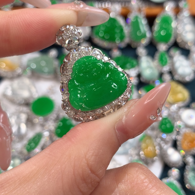 【闪购商品】翡翠颈饰18K金镶嵌佛公