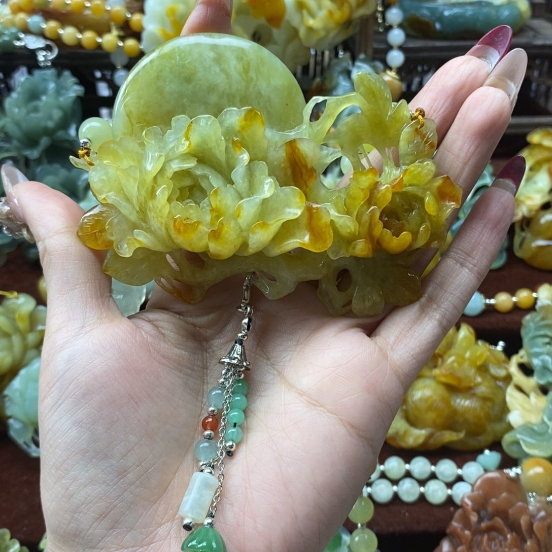 蛇纹石玉挂件未镶嵌金**铃