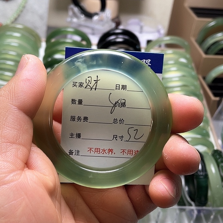 蛇纹石玉手镯未镶嵌财****贝