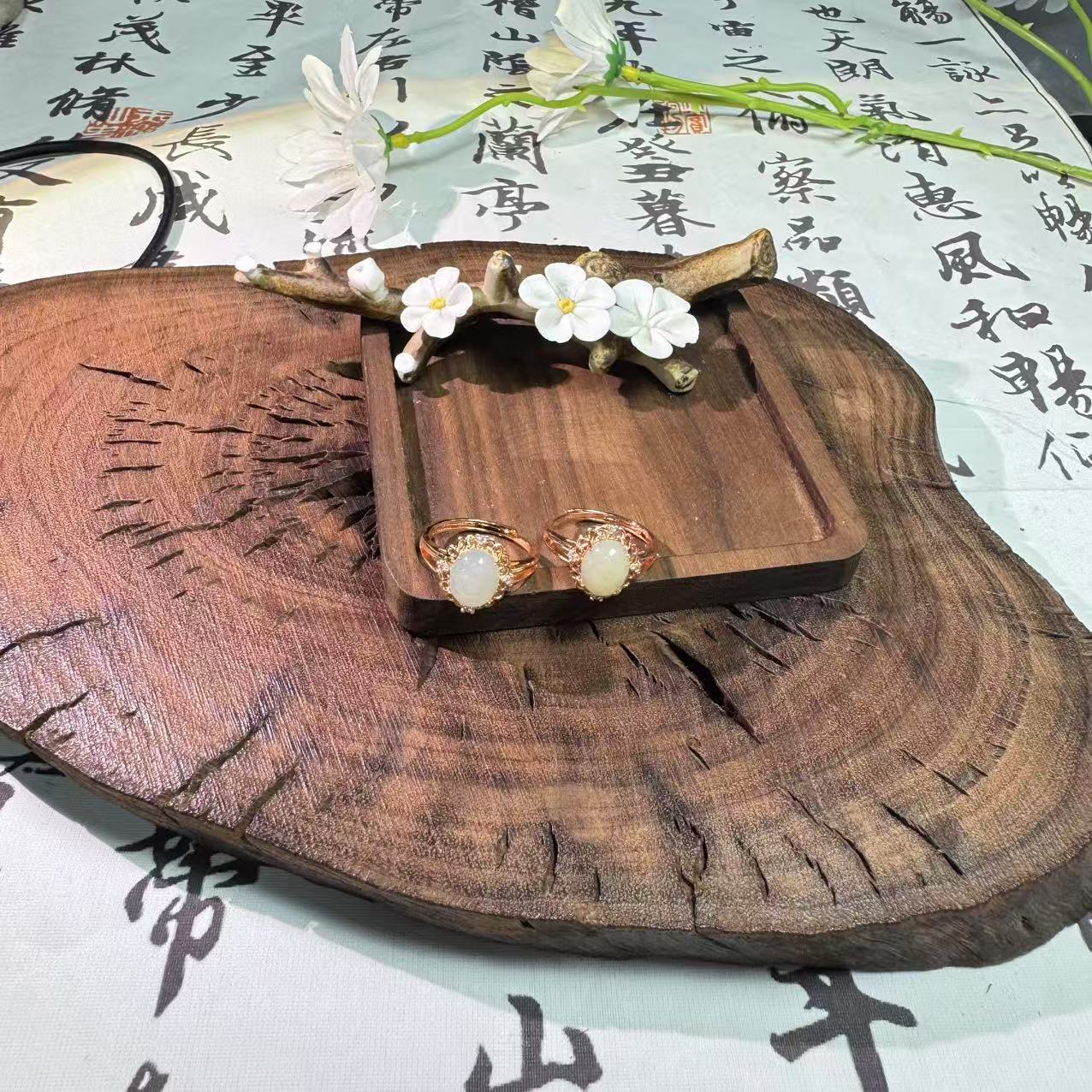 天然和田玉蛋面戒指 拍一发一多样性发其一 1010039