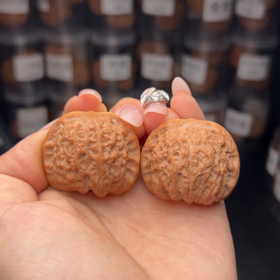 文玩核桃吊坠东血麒麟