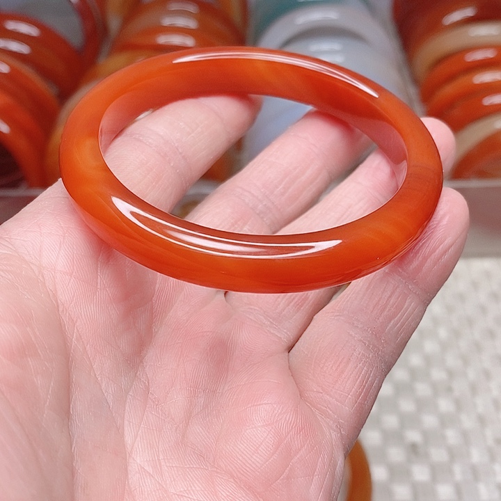 玛瑙/玉髓手镯未镶嵌