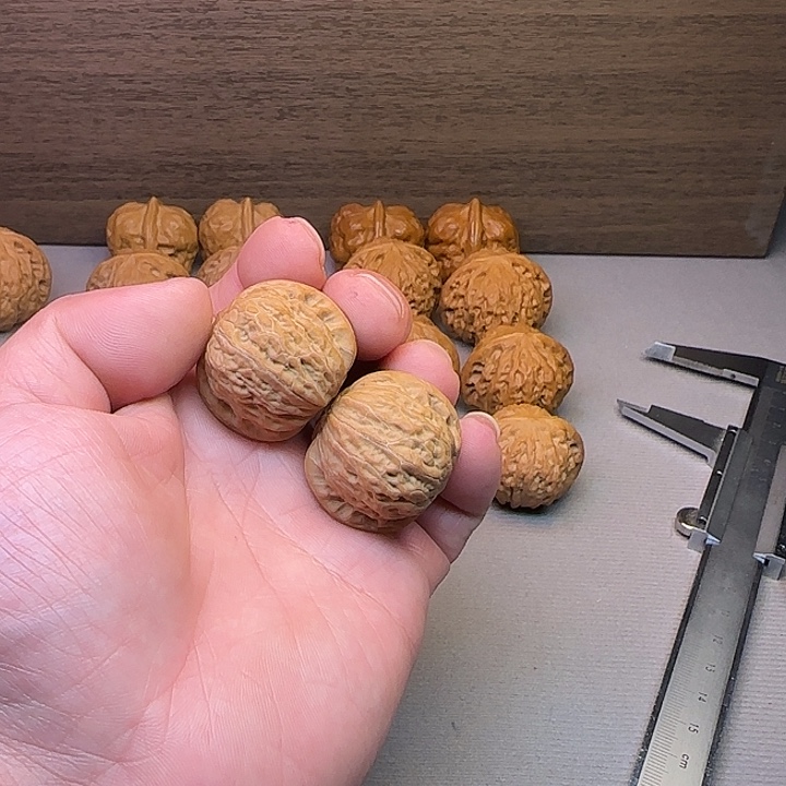 J***e核桃铁锤妹妹文玩核桃33