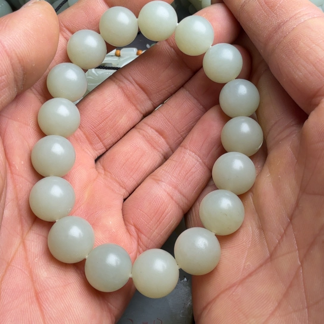 和田玉颈饰未镶嵌