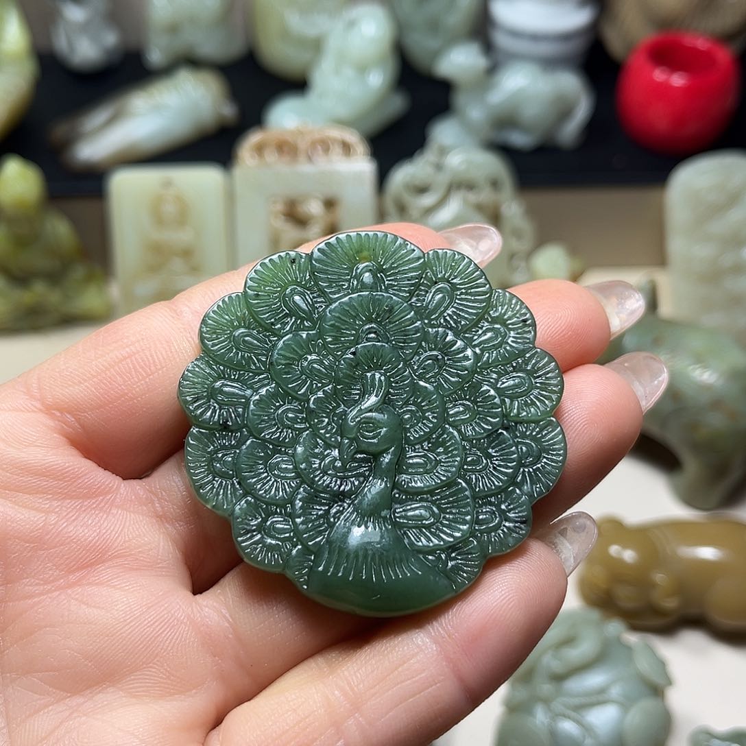 白玉菩提吊坠白玉菩提吊坠